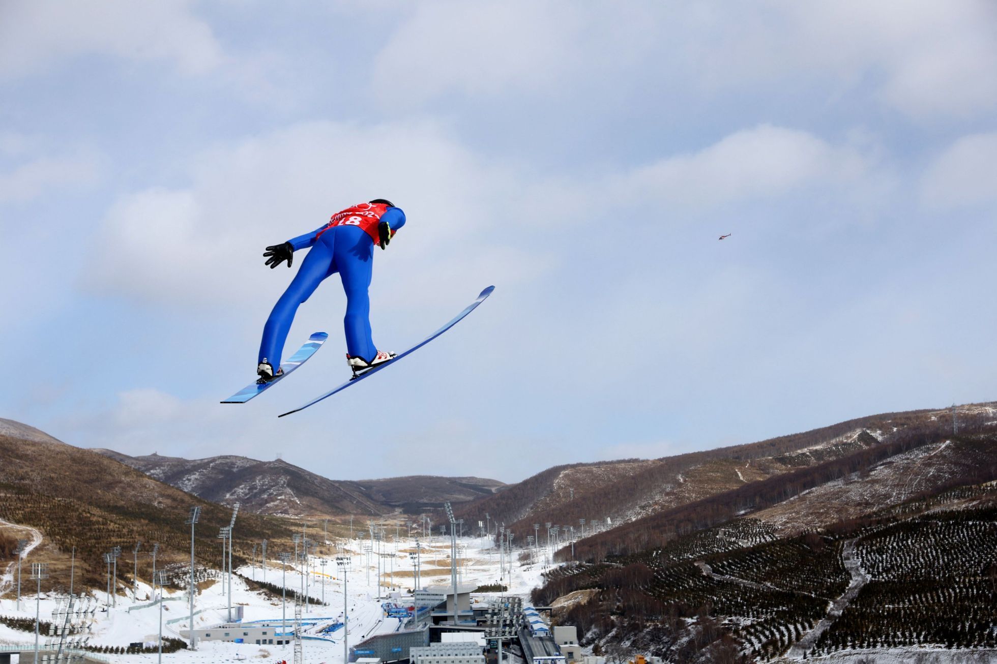 čína olympiáda skoky na lyžích sníh