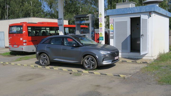 To je fofr! Vodíkový Hyundai načerpá během pěti minut energie za tři a půl Tesly