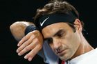 Video: Údržbář seřval Federera, že je příliš hlučný. Lidé se tu snaží pracovat, pustil se do Švýcara