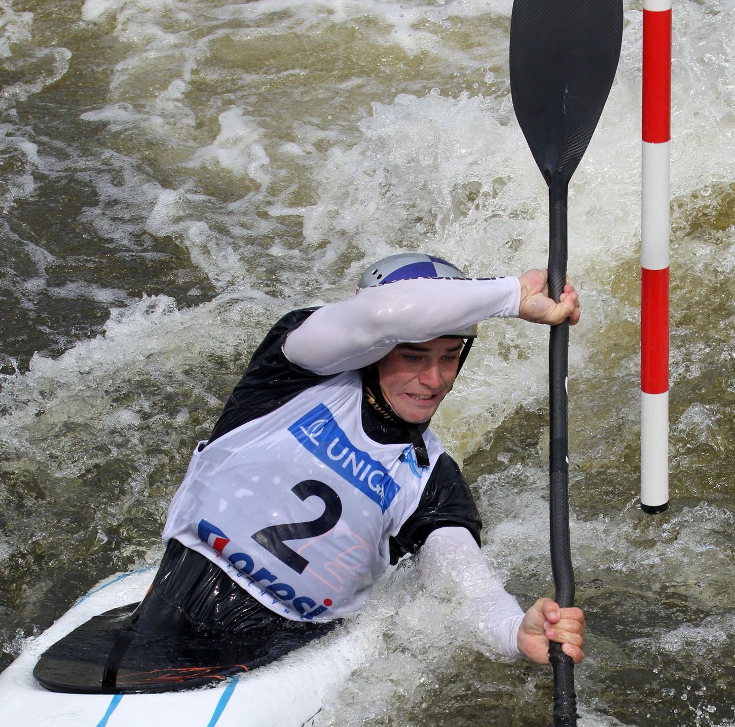 Vodní slalomář Vavřinec Hradilek z České republiky na Světovém poháru 2012 v pražské Tróji.