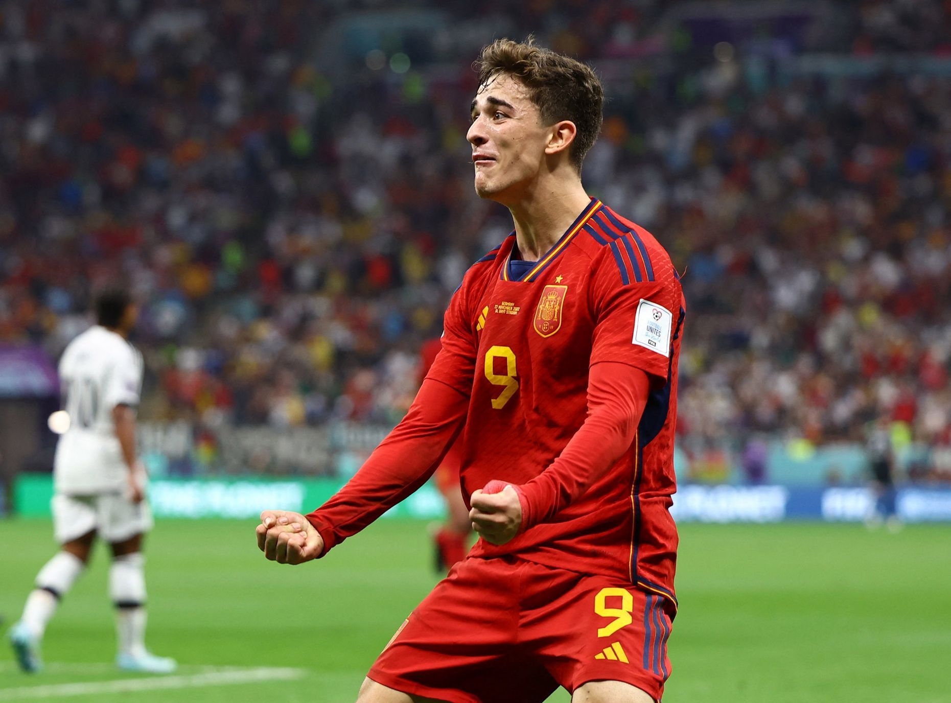 Álvaro Morata slaví gól v zápase MS 2022 Španělsko - Německo