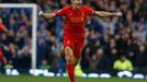 Fotbalista Liverpoolu Steven Gerrard slaví gól v utkání Premier League 2012/13 proti Evertonu.