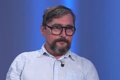 Stalo se mi, že jsem pracoval pro Babiše. Slušný člověk to není, říká herec Vyorálek