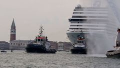 benátky lodě parníky itálie overturismus