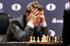 Rus Karjakin oplatil porážku Carlsenovi a vyhrál světový šampionát v bleskovém šachu