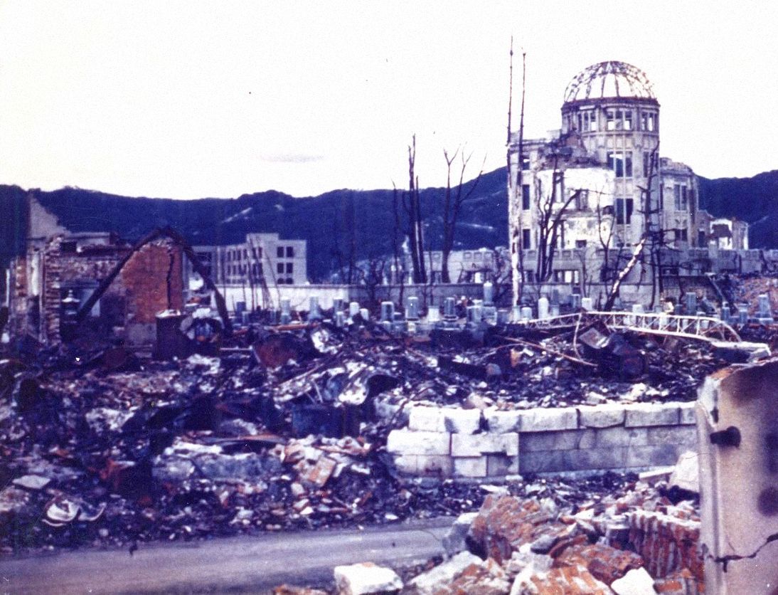 Jednorázové užití / Fotogalerie / Před 75 lety USA shodili jadernou pumu na Hirošimu