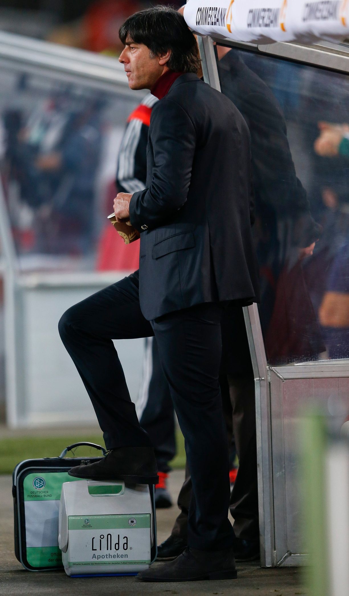 Německý kouč Joachim Löw při zápase s Chile