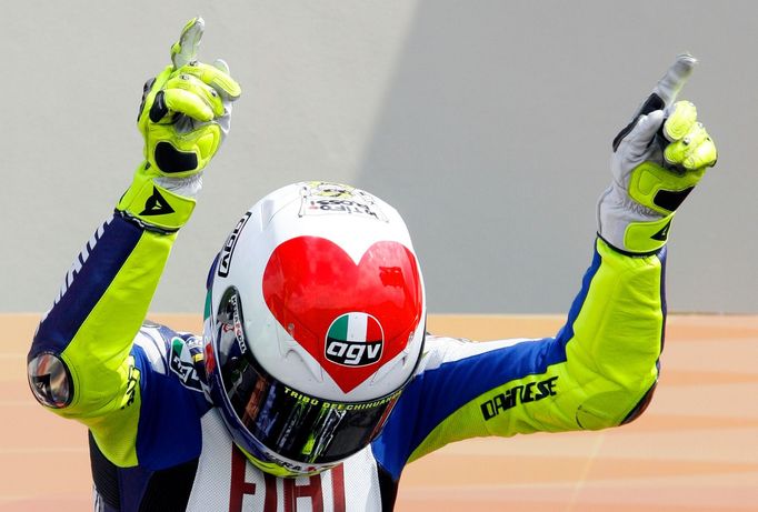 Valentino Rossi 
Volný mix pěkných fotek k možnému výběru či výmazu a zařazení do fotogalerie