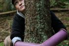 Lidé z Modravy děkovali dřevorubcům a odsoudili ekology