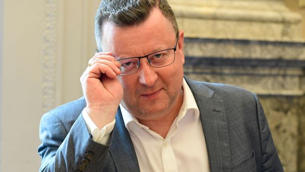 Turek chce být ministrem zahraničí, v europarlamentu ho nahradí exministr Staněk