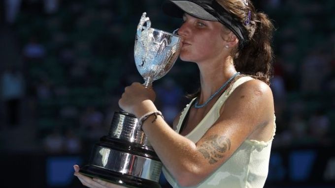 Karolína Plíšková se raduje z vítězství na Australian Open.