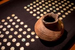 Mince ze starověku i 2. světové války. Královéhradecké muzeum ukáže staré poklady