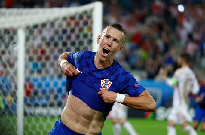 Euro 2016, Chorvatsko-Španělsko: Ivan Perišič slaví gól na 2:1