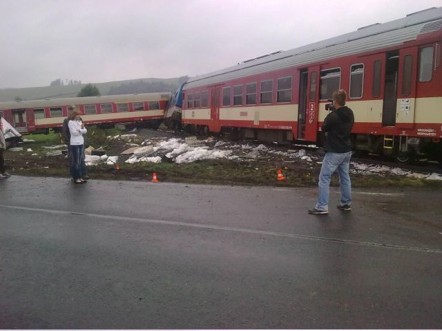 Střet vlaku a kamionu