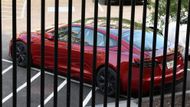 Donald Trump se podle amerických médií rozhodl zbavit červené Tesly Model S, kterou si přitom pořídil teprve v březnu.