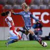 fotbal, Liga mistryň 2018/2019, odveta čtvrtfinále Bayern Mnichov - Slavia Praha, Eva Bartoňová a Fridolina Rolfo
