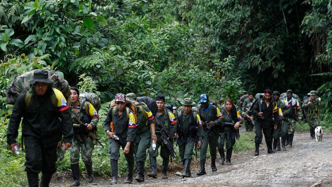 Odzbrojování povstalců z FARC - ilustrační foto.