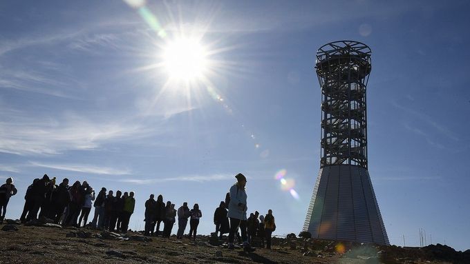 Nová rozhledna se na polské straně vrcholu otevřela 29. září loňského roku.