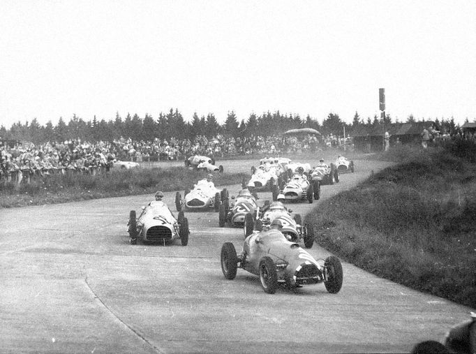 4_V roce 1953 za Ferrari závodili hned tři