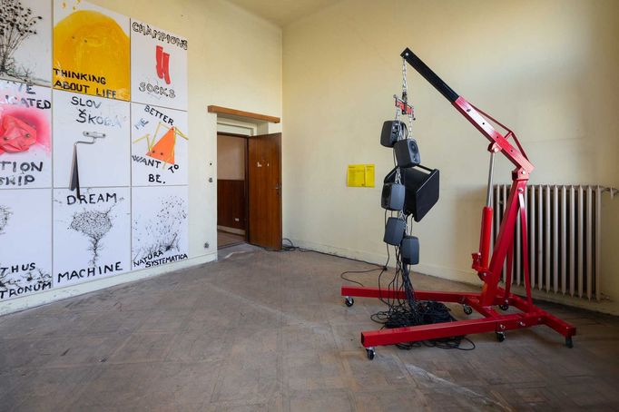 Z přehlídky výtvarných děl Art Index Pop-up v pražském paláci Bellevue. Na snímku dílo Krištofa Kintery.