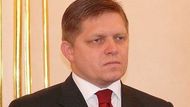 Slovenskému expremiérovi Robertu Ficovi se přezdívá "Hranol", a to pravděpodobně podle geometrického tvaru, fyziognomie jeho hlavy.