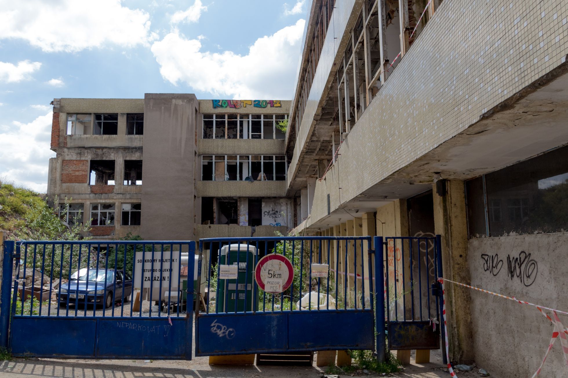 Prázdné pražské vily