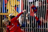 Miloš Krašič slaví gól s fanoušky CSKA