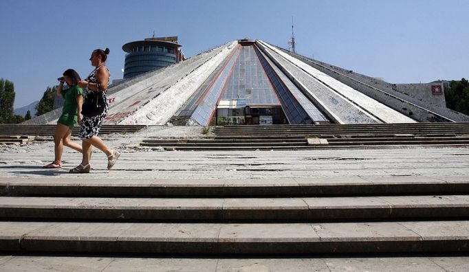 Pyramida má z Tirany zmizet.