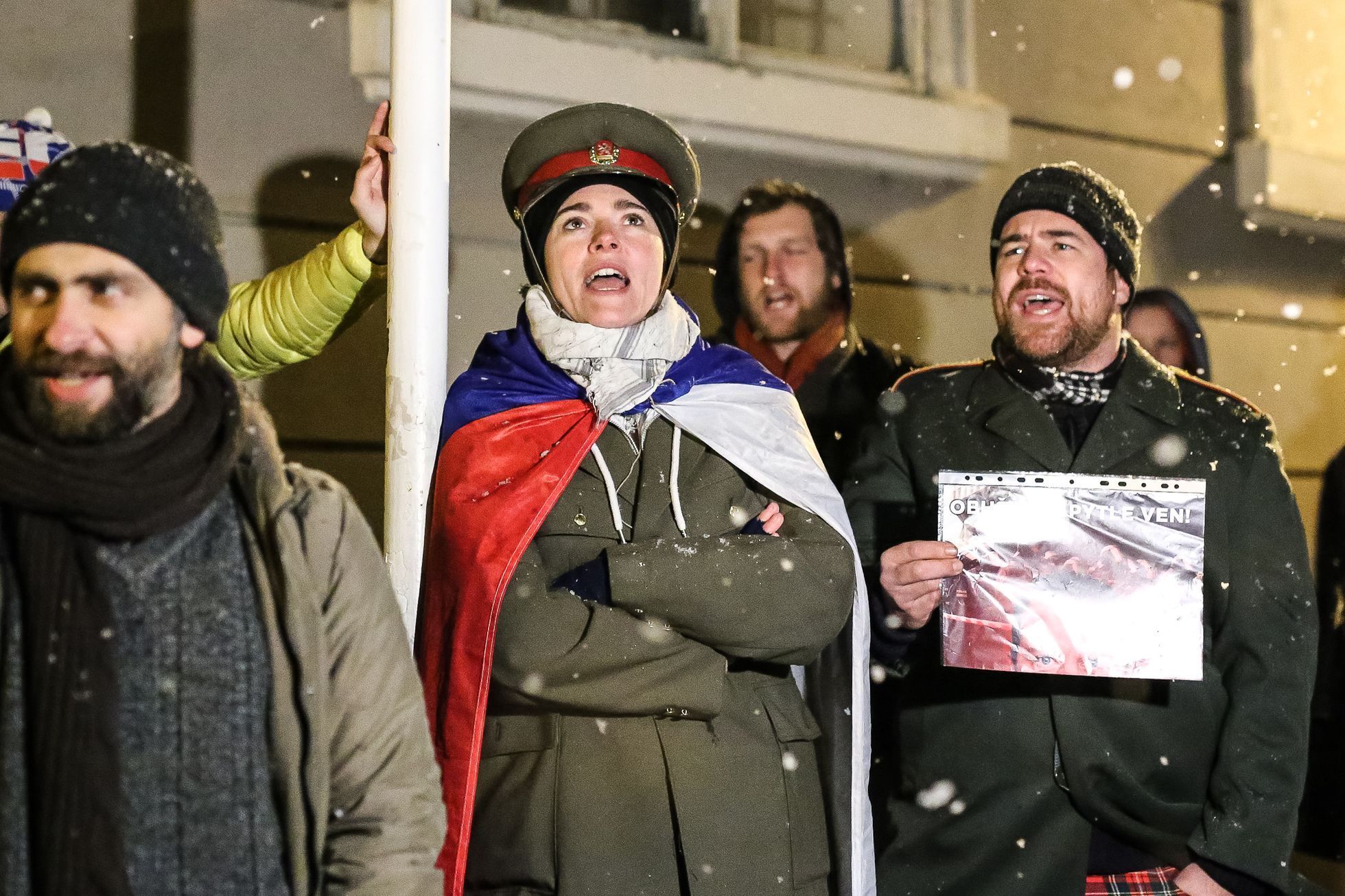 Demonstrace proti zvolení Ondráčka do čela komise pro GIBS