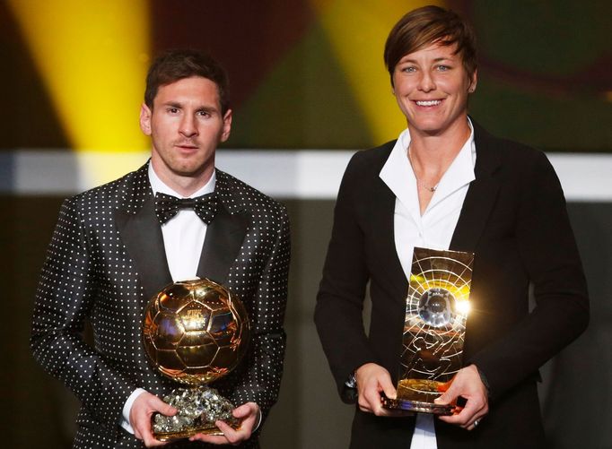 Nejlepší fotbalisté světa za rok 2012: Lionel Messi a Abby Wambachová.