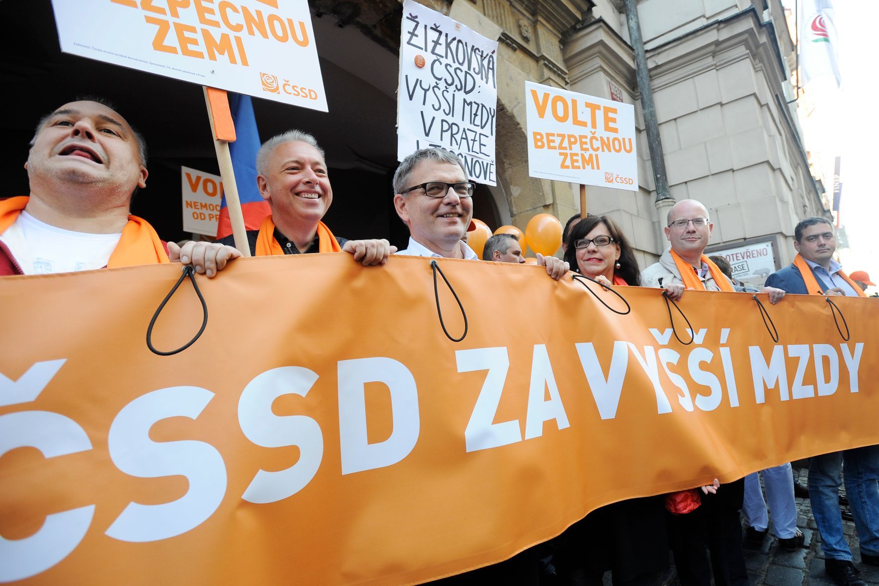 ČSSD uspořádala 15. října pochod Prahou za vyšší mzdy.