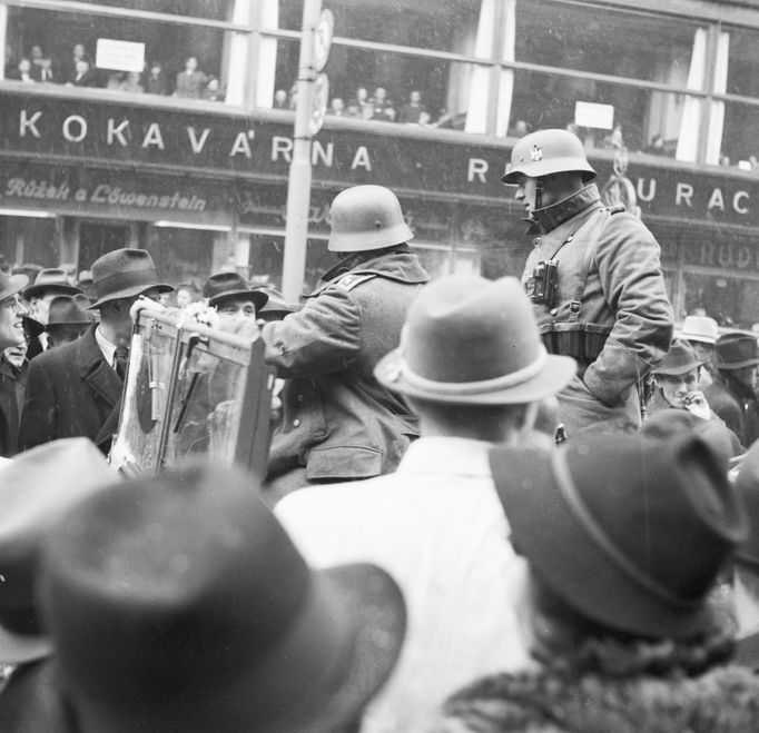 Říšsko-německé okupační vojsko v Praze 15. března 1939.