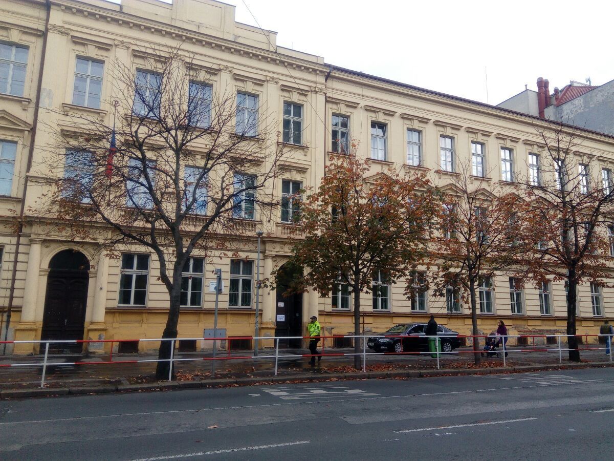 Základní škola v Korunovační ulici v Praze 7