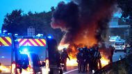 Informace o protestech pod názvem „Zablokovat všechno“ se začaly šířit v létě na sociálních sítích. Hnutí je přirovnáváno k demonstracím „žlutých vest“ z roku 2018, které odstartovalo zdražování pohonných hmot, ale postupně přerostly ve vzpouru proti prezidentu Emmanuelu Macronovi a jeho ekonomickým reformám.