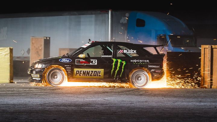 Video týdne: Vydělal si na botách pro skejťáky, dnes se Ken Block živí driftováním