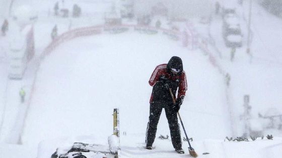 Harrachov i Svatý Mořic. Sníh zavalil evropská sportoviště