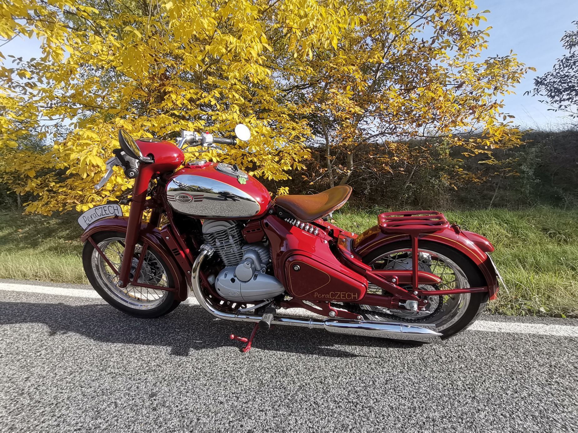 Jawa PéráCZECH