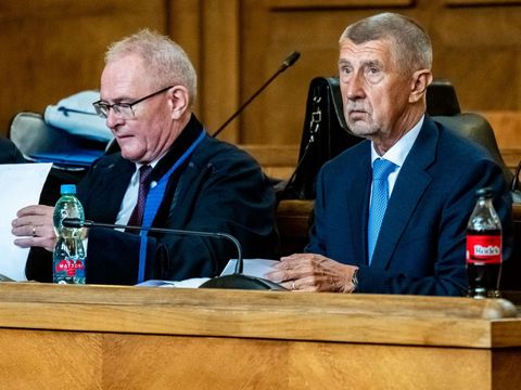 Čapí hnízdo: soud zrušil osvobození Babiše a Nagyové, proces pokračuje