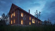 Architekti navrhli zafixovat stávající stav romantické ruiny a vstoupit do domu nově.