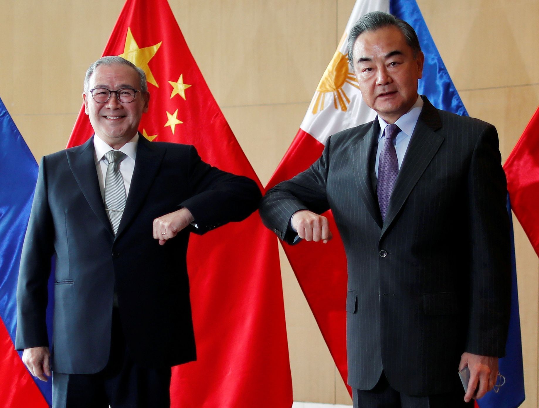 wang i Teodoro Locsin ministr zahraničí filipíny čína