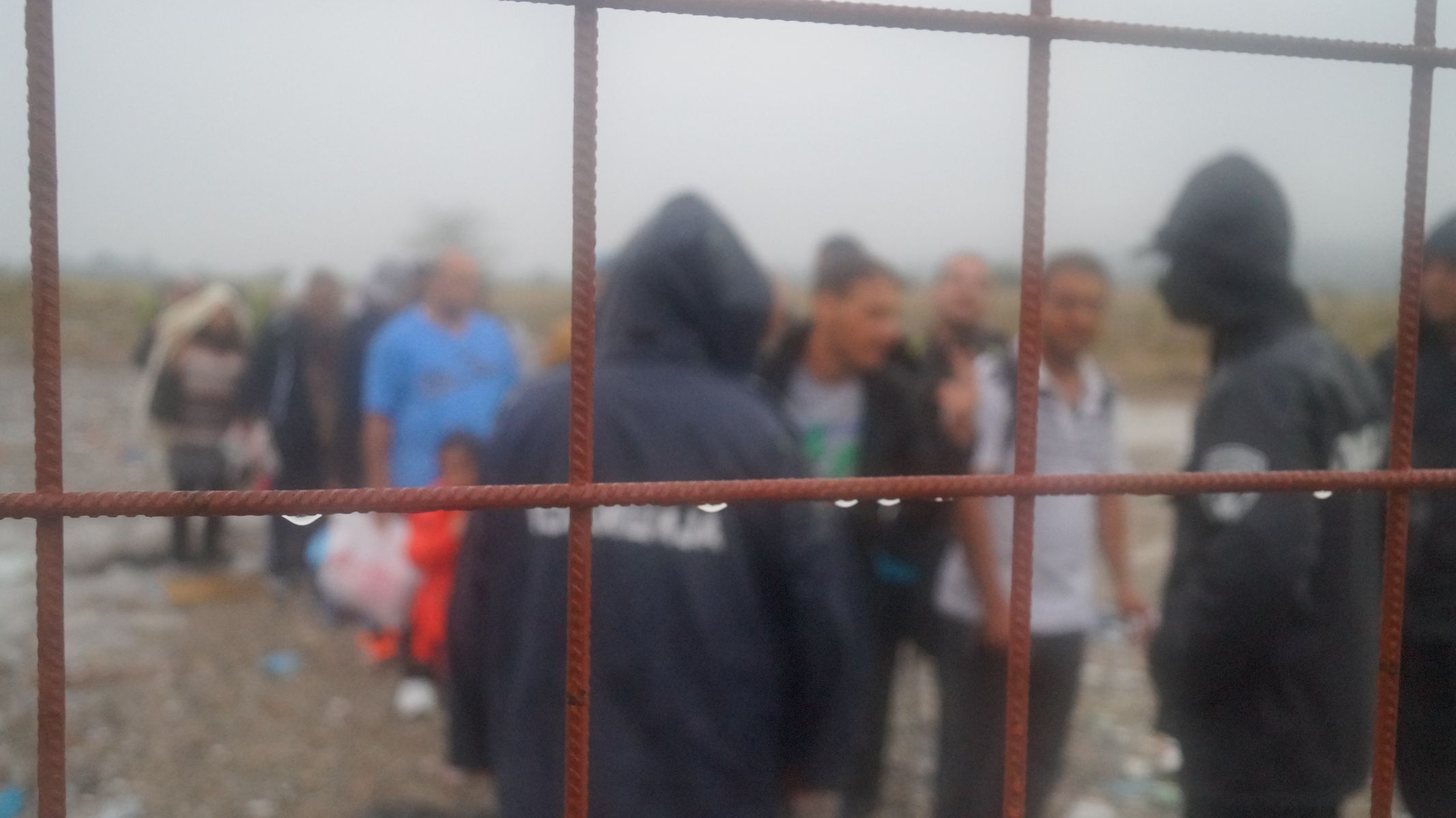 Příchod uprchlíků do tábora u Gevgelije