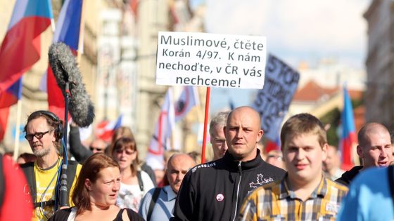 Foto: Zavřete hranice, vyzývá Konvička. Stěhování není zločin, řikají zastánci uprchlíků