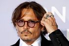 Odtajněná postižení: Depp na jedno oko slepý, ohluchlá hvězda seriálu Stranger Things