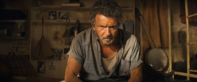 Antonio Banderas jako Renaldo.