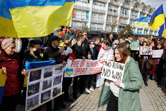 Demonstrace na podporu Ukrajiny. Podgorica, Černá Hora. 27. 2. 2022