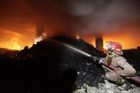 Ohnivé peklo v Bangladéši, nejméně 120 mrtvých