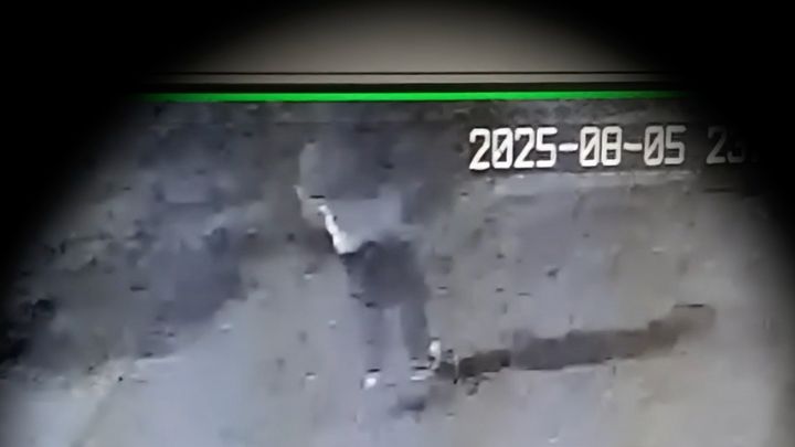 Poznáváte ho? Policie prosí o pomoc s pátráním po agresorovi, přiznávají problém