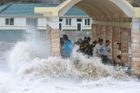 Čínu zasáhl tajfun, z domovů utekly statisíce lidí