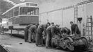 Fotografie z historie výrobního závodu Tatra Smíchov v Praze. Snímek z roku 1960.