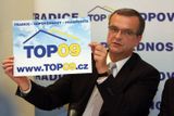Miroslav Kalousek ukázal novinářům 11. června 2009 v Praze logo nové strany TOP 09 a představil její přípravný výbor.